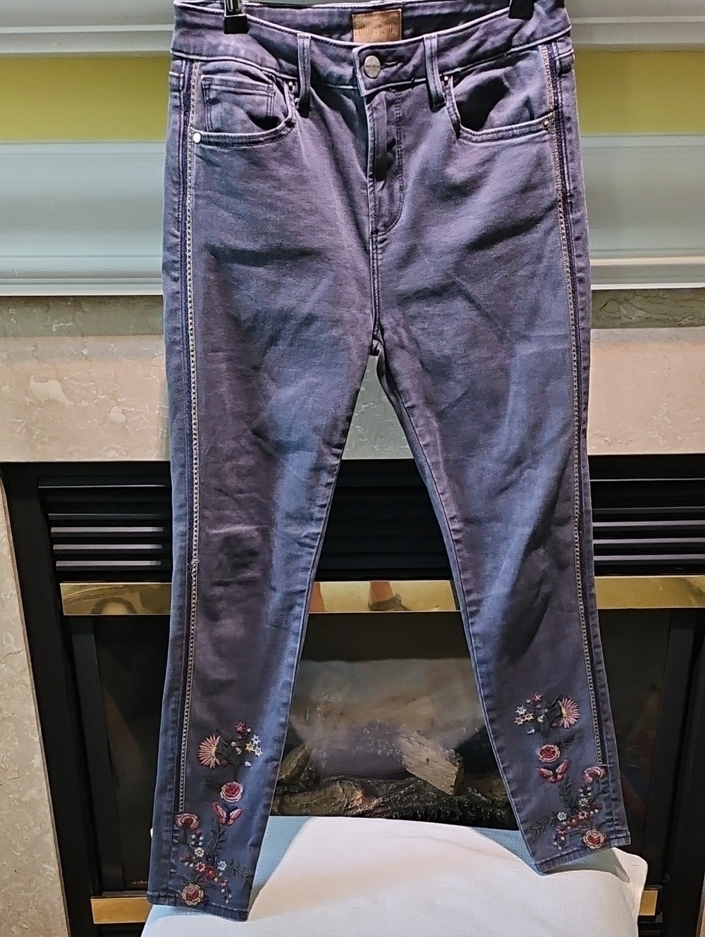 Driftwood Embroidered - Anthropoligie Jeans Size 26